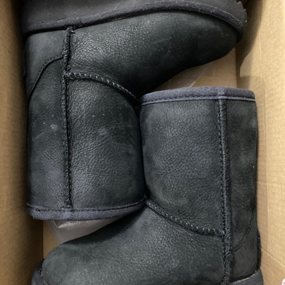 Black Toddler Uggs - Picture 2 of 4